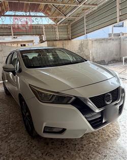 نيسان فيرسا